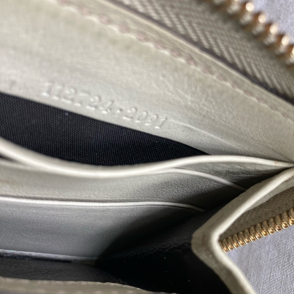 Gucci bone color GG embossed zip around wallet - Picture 8 of 8